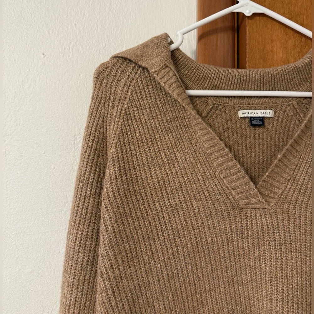 perfect condition american eagle sweater